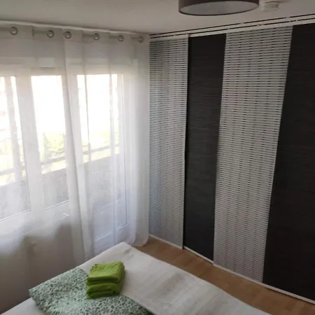 Stadtwohnung 2-zimmer 3 Schlafplatze